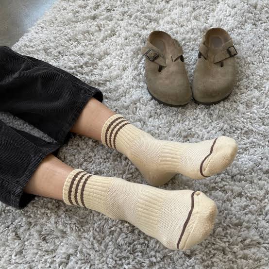 Girlfriend Socks for Her Daisy by Le Bon Shoppe