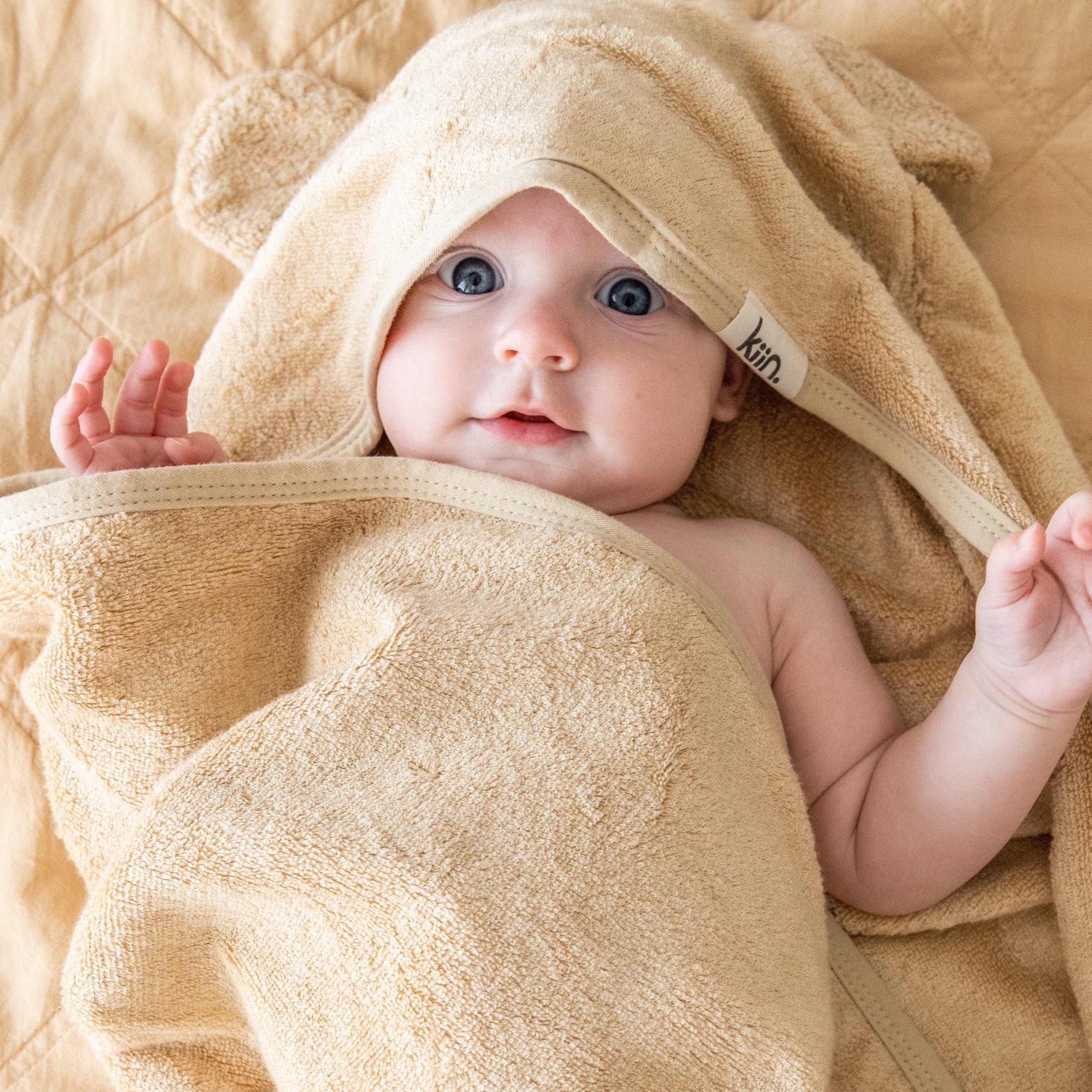 hooded towel by Kiin