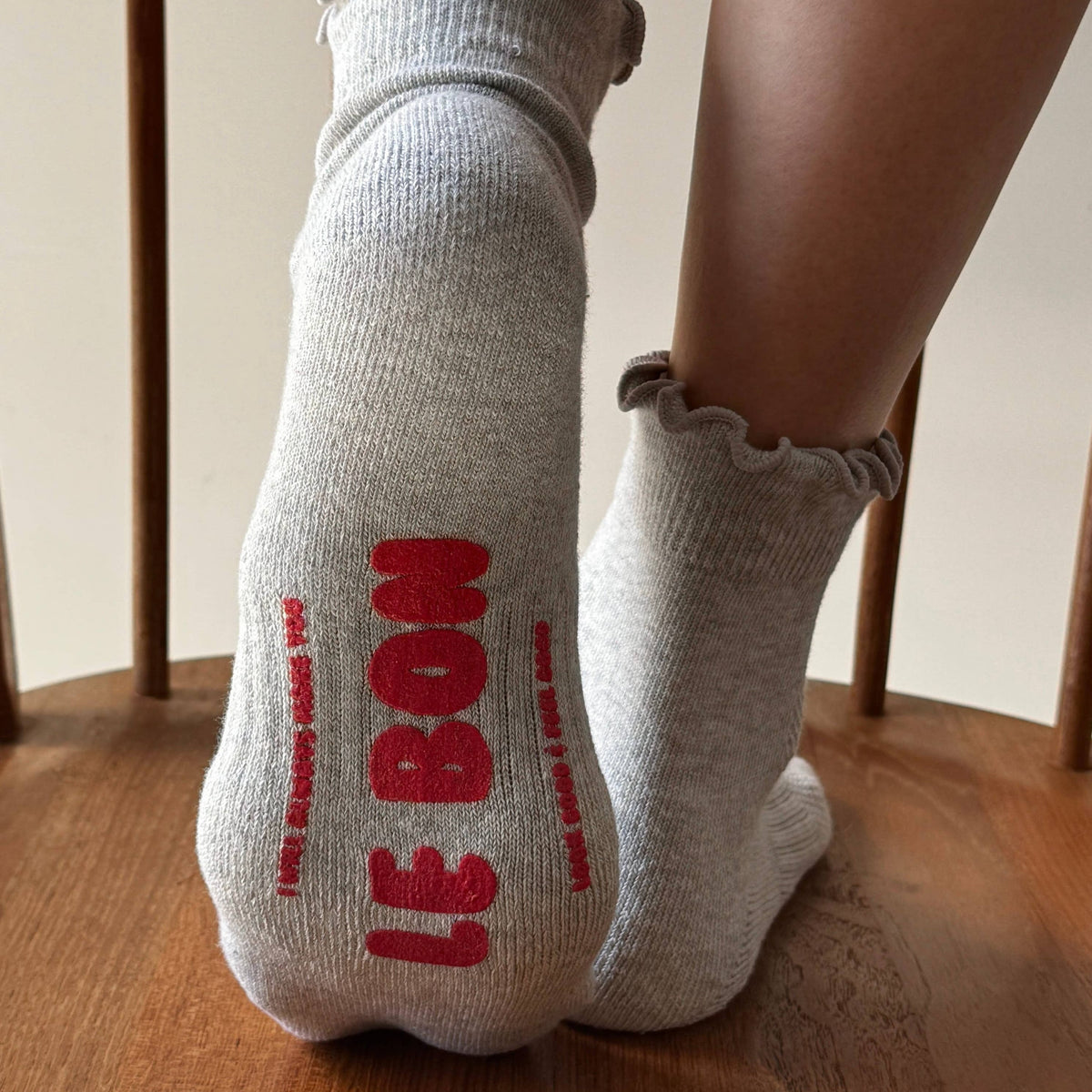 Le Bon Shoppe Ruffle Hugger Crew Sock – Grey/Vanilla by Le Bon Shoppe