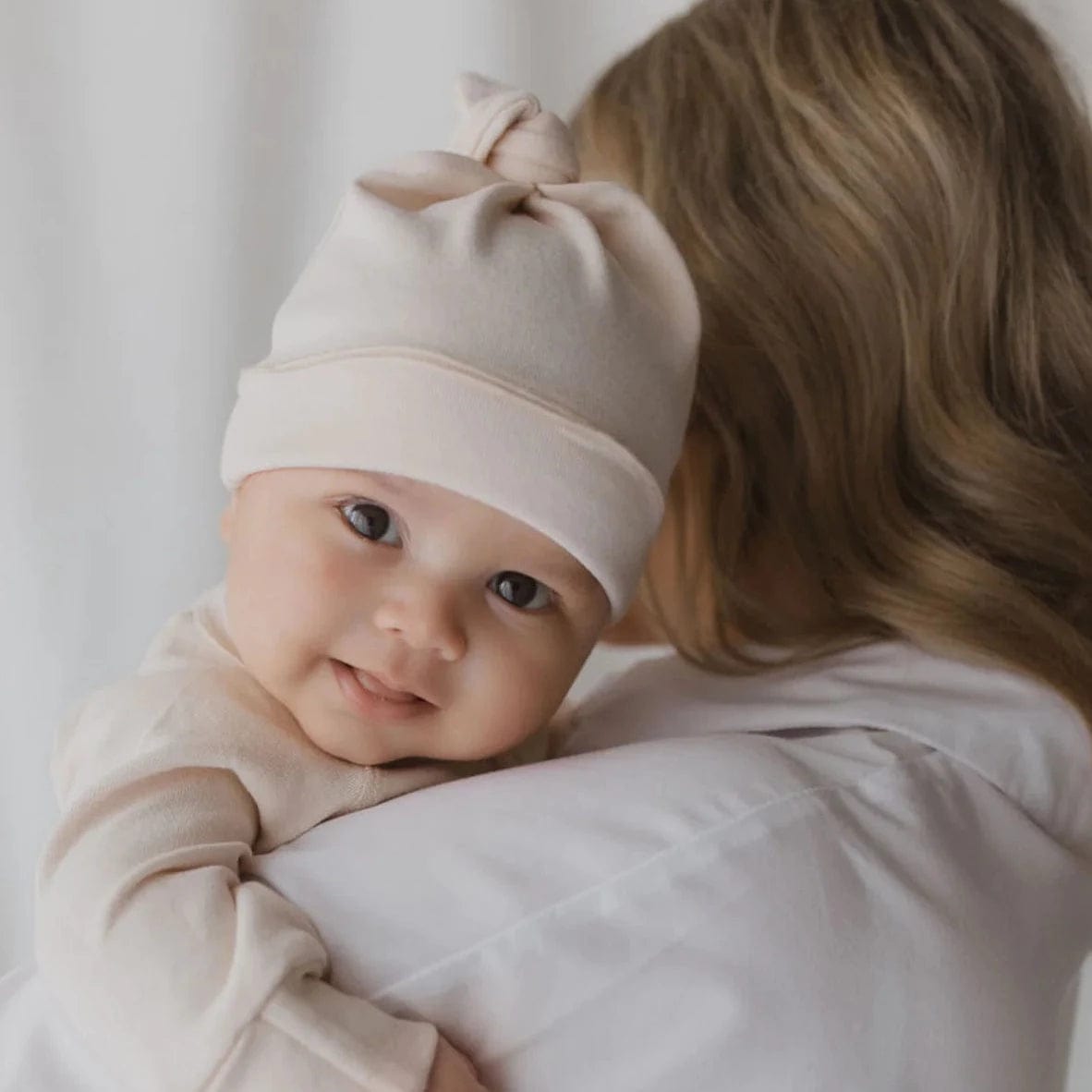 Organic Knotted Baby Hat - EggShell and Salt by Susukoshi