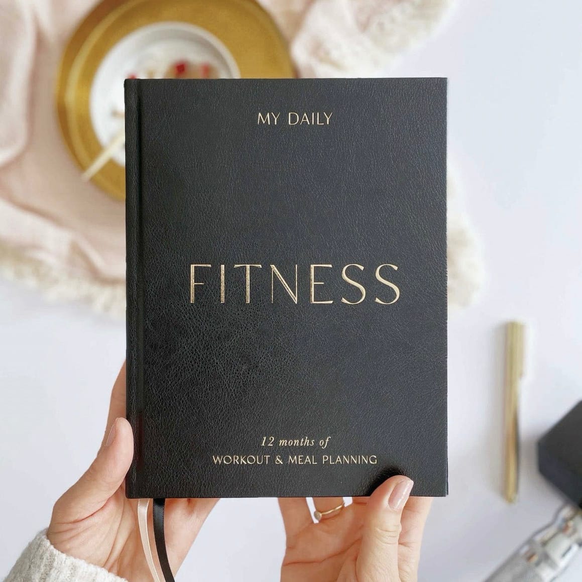 The Daily Fitness Planner - 365 Days of Movement, Meals & Motivation by Blush And Gold