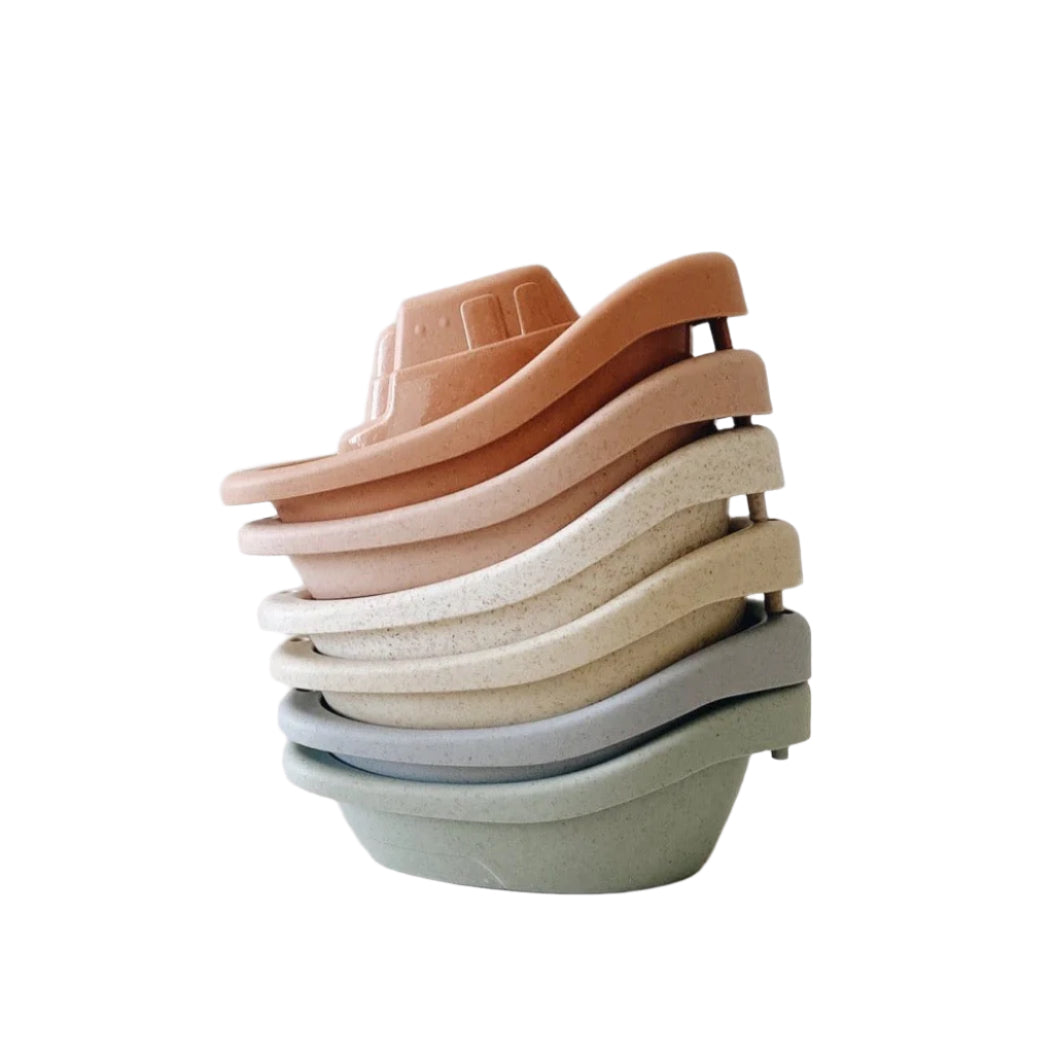 wheat straw boat set by Lion + Lamb the Label