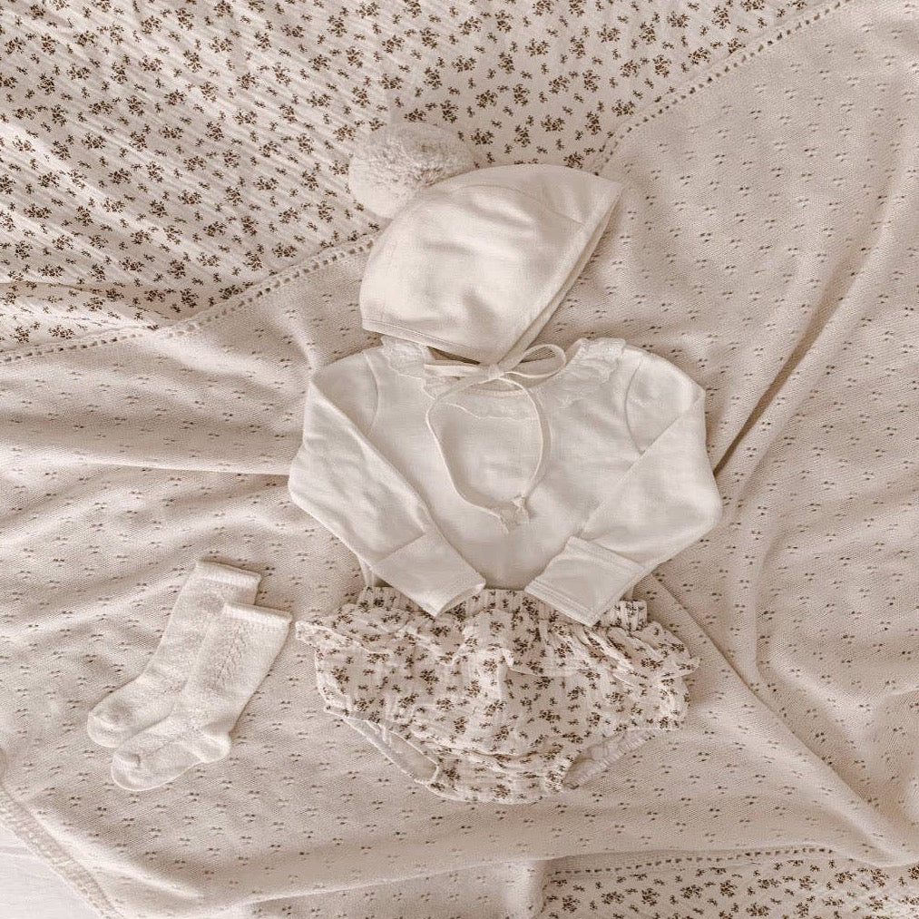Penelope Bodysuit in Cream: 0-3 months by blue daisy