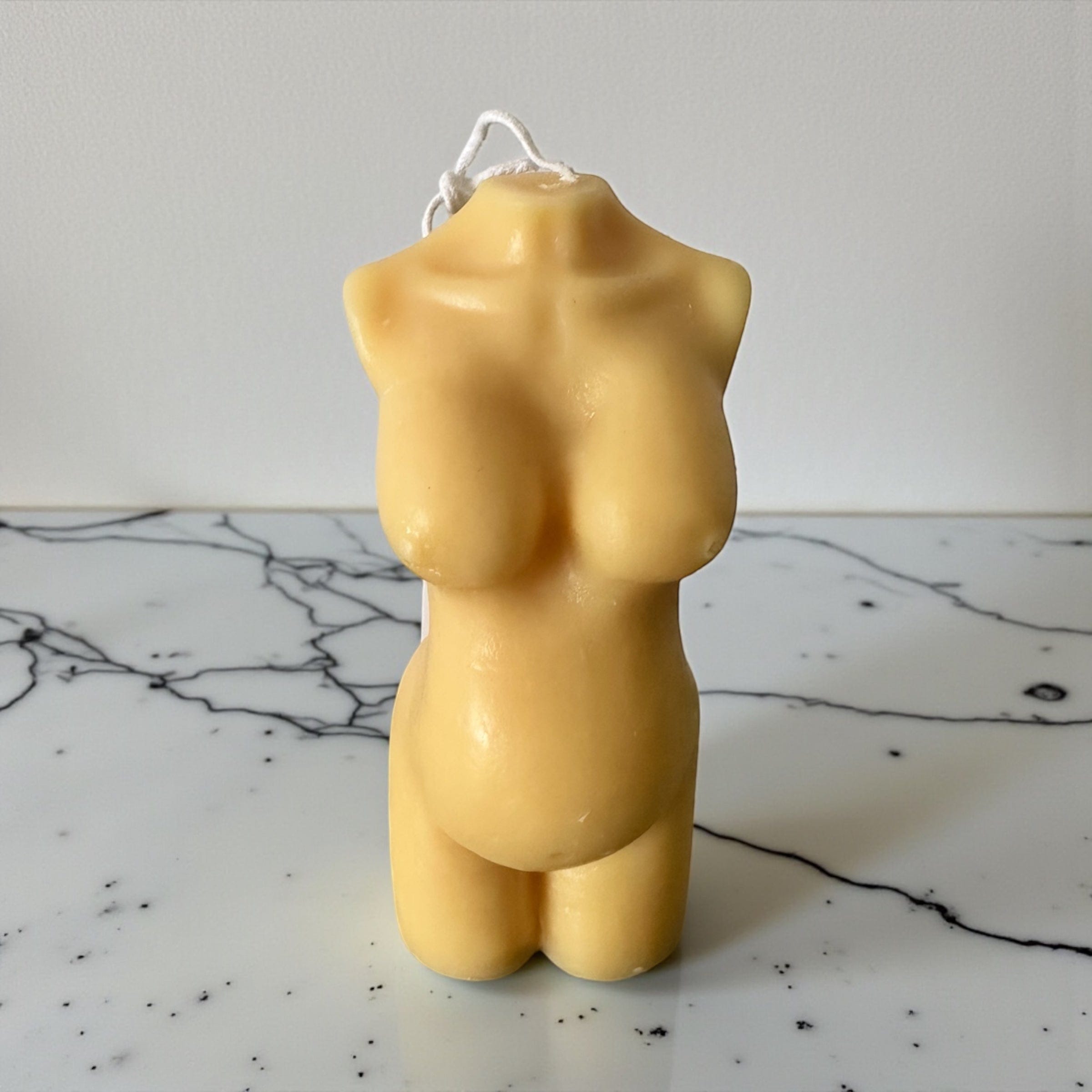 Pregnant Mother Body Candle – Ivory & Mocha (Japanese Honeysuckle / Lychee & Guava) by Mummy&Mia Candles