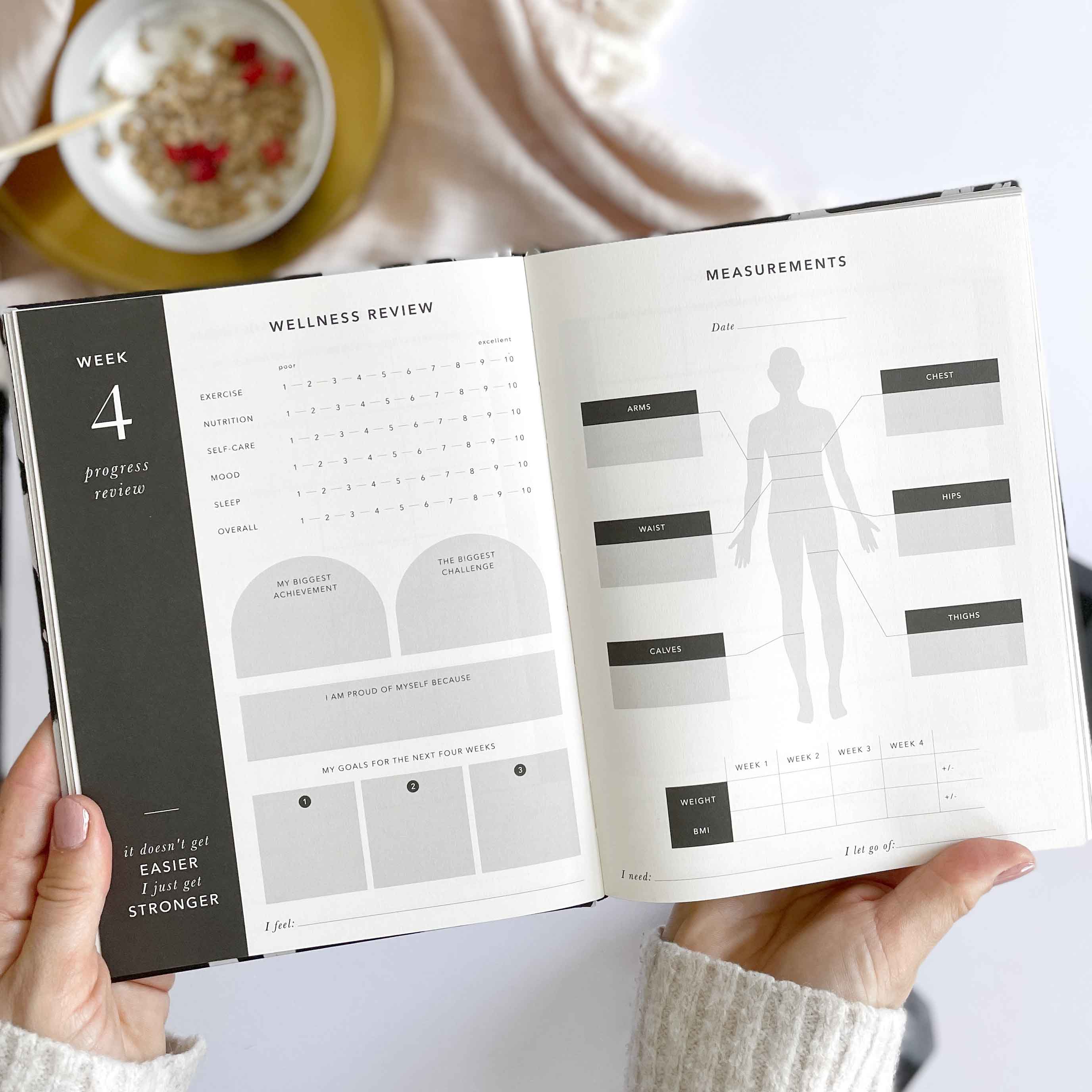The Daily Fitness Planner - 365 Days of Movement, Meals & Motivation by Blush And Gold