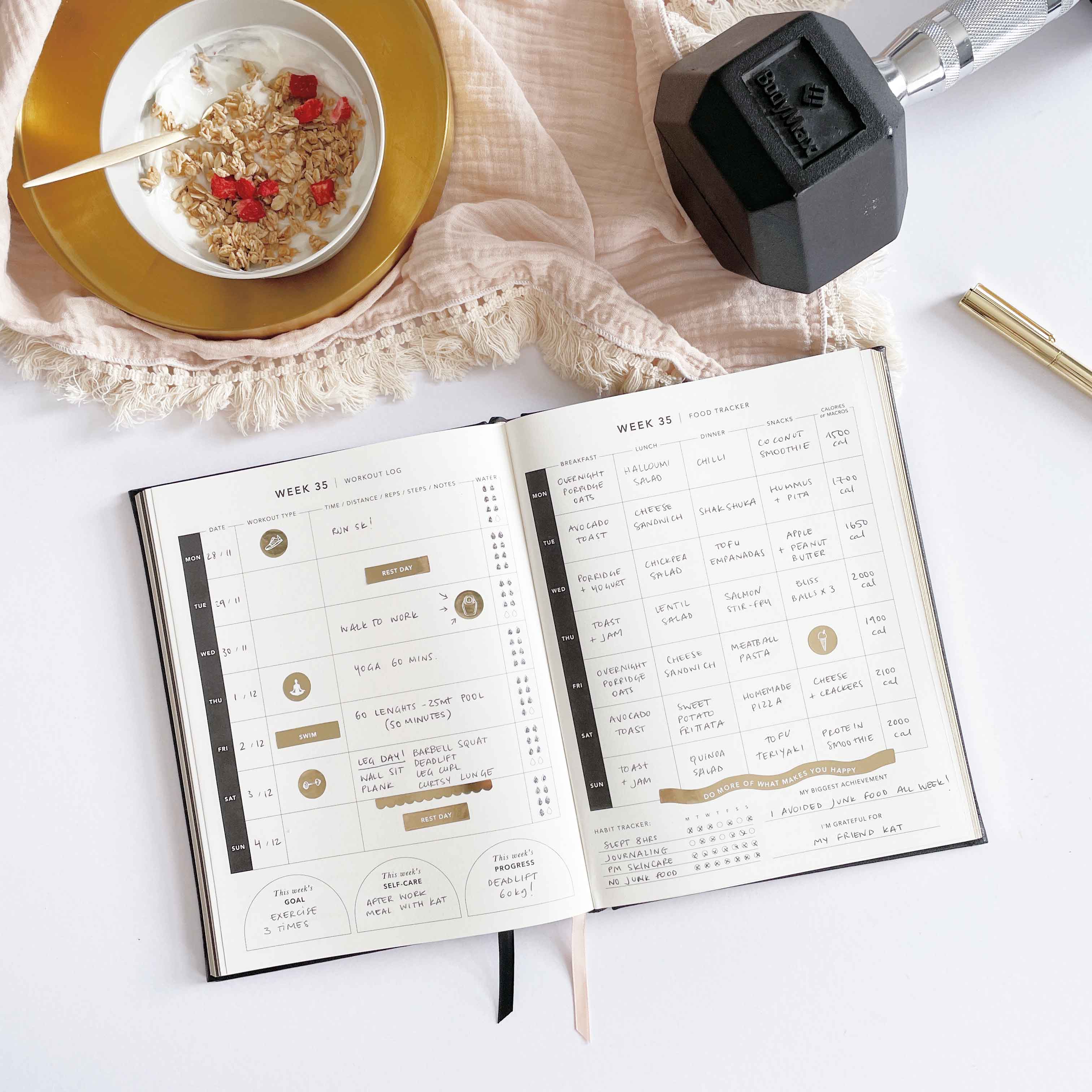 The Daily Fitness Planner - 365 Days of Movement, Meals & Motivation by Blush And Gold