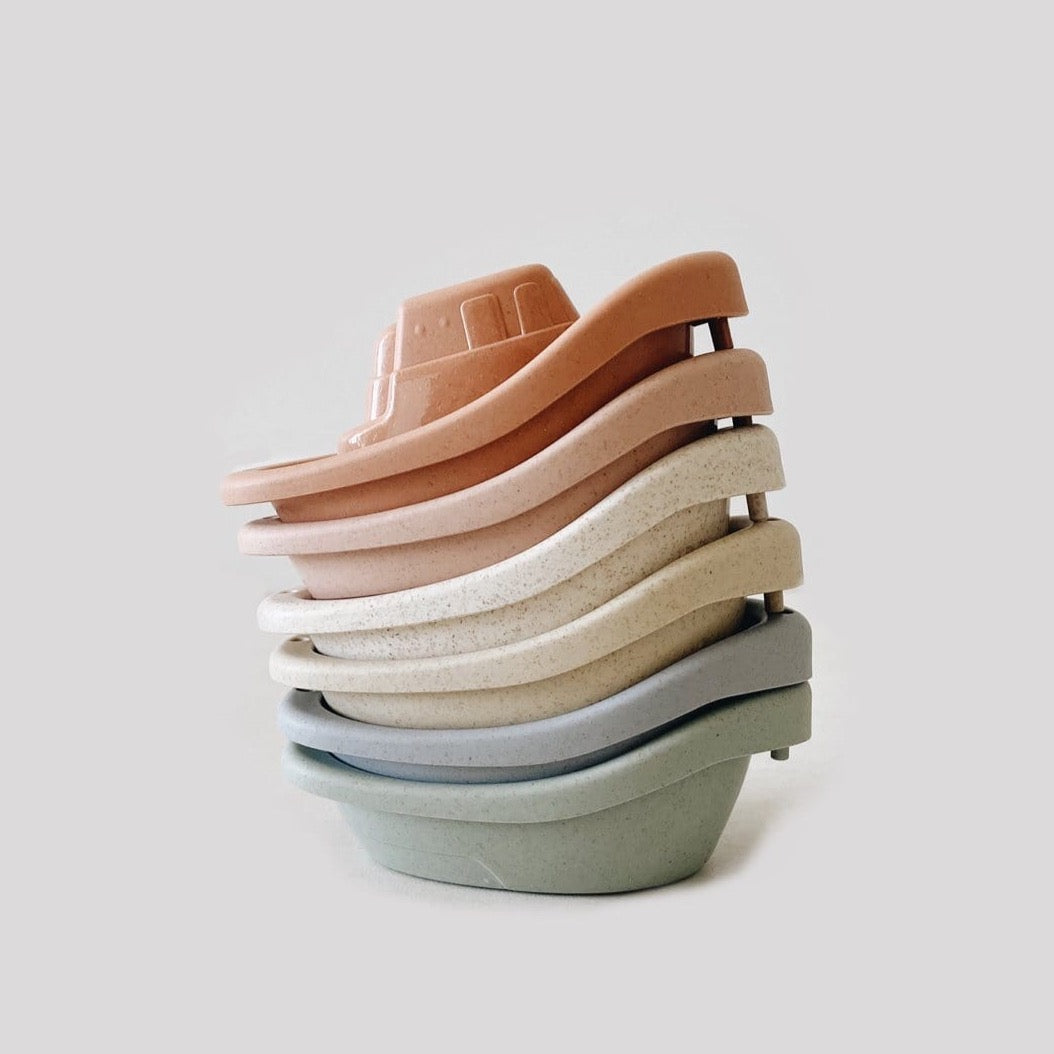wheat straw boat set by Lion + Lamb the Label